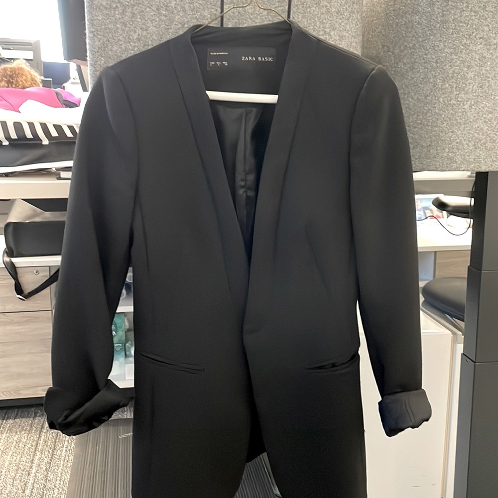 Black Zara blazer